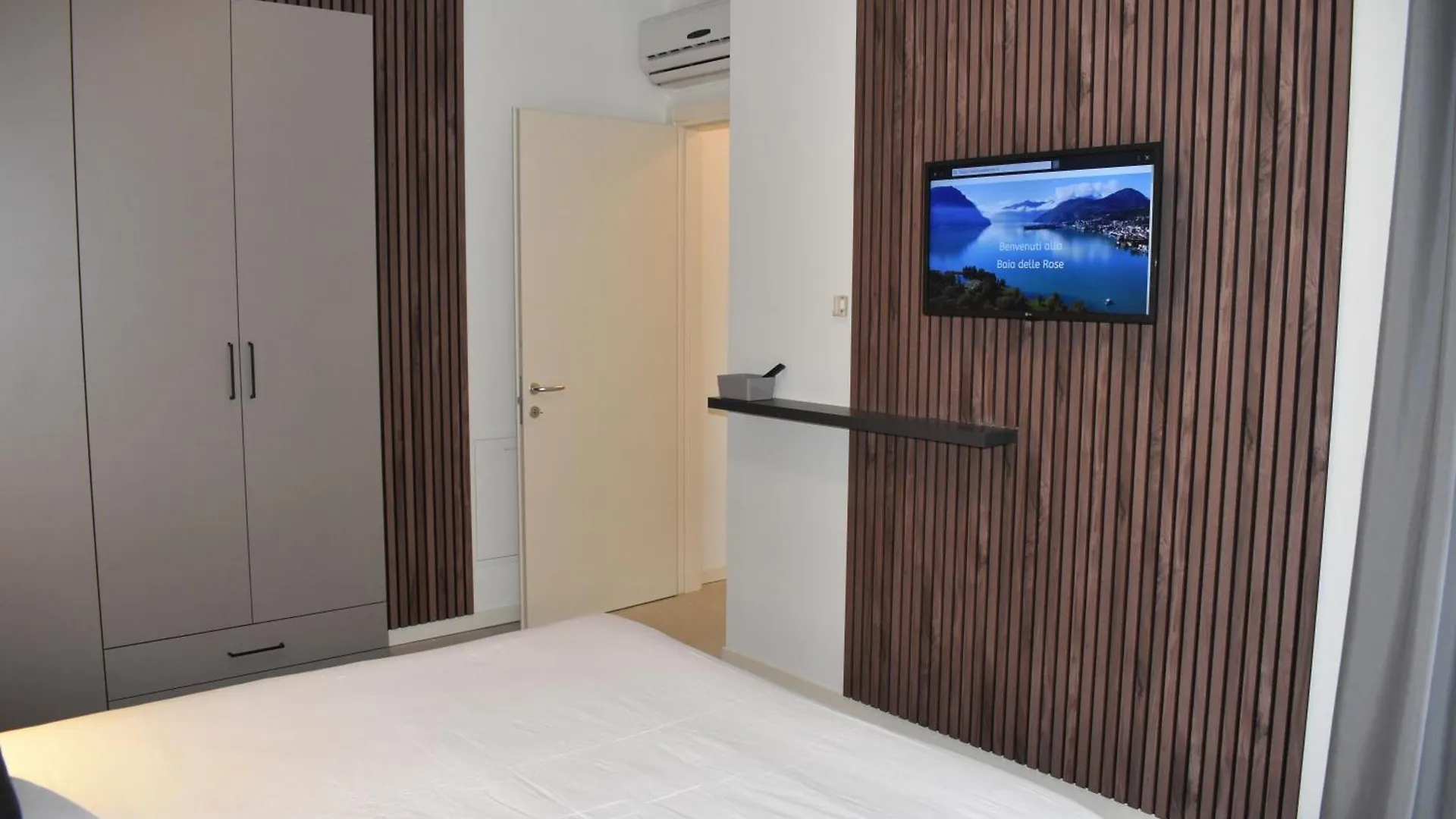 Apartamento Baia Delle Rose Via Roma 111 Costa Volpino 0*,