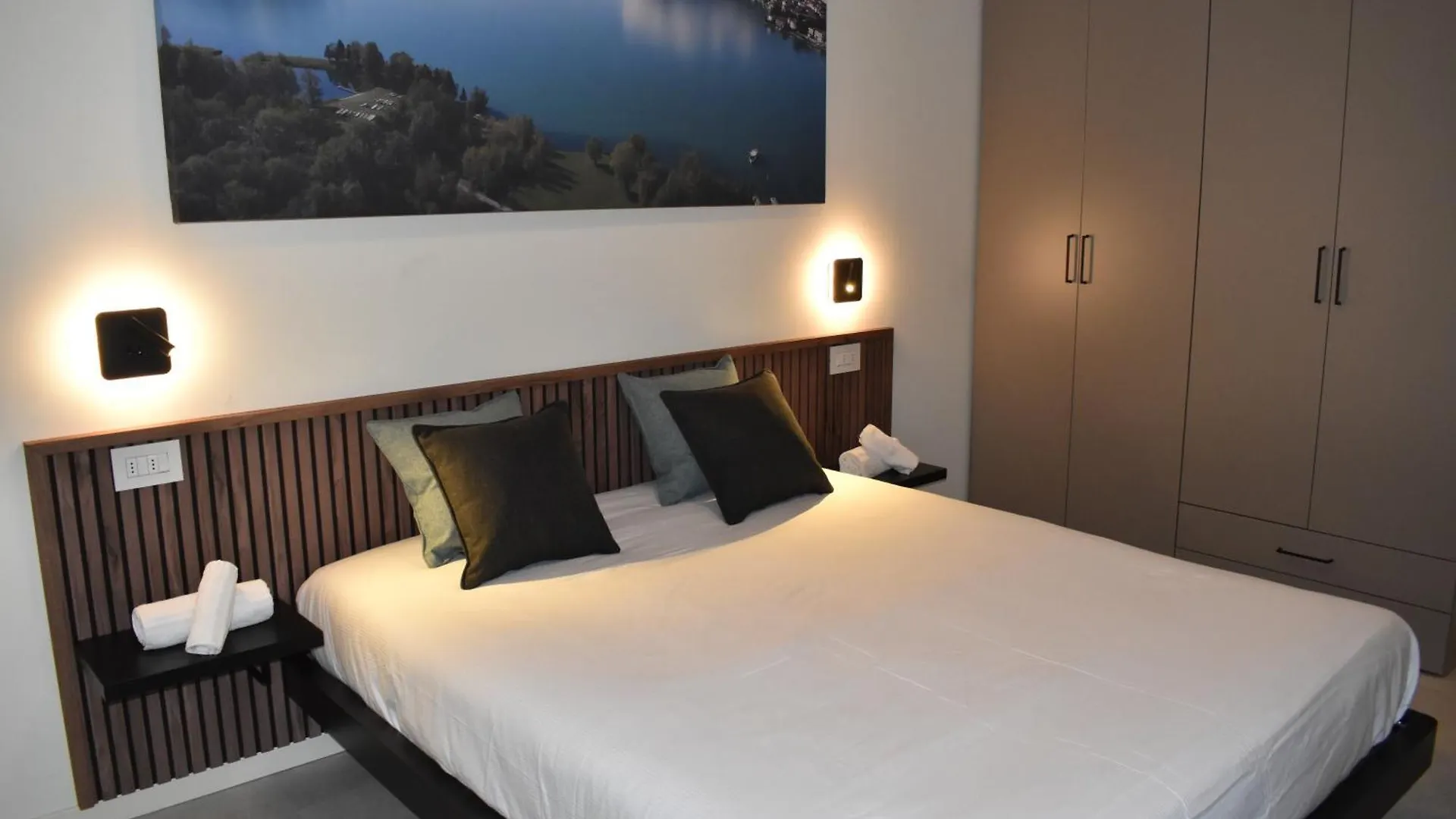Apartamento Baia Delle Rose Via Roma 111 Costa Volpino