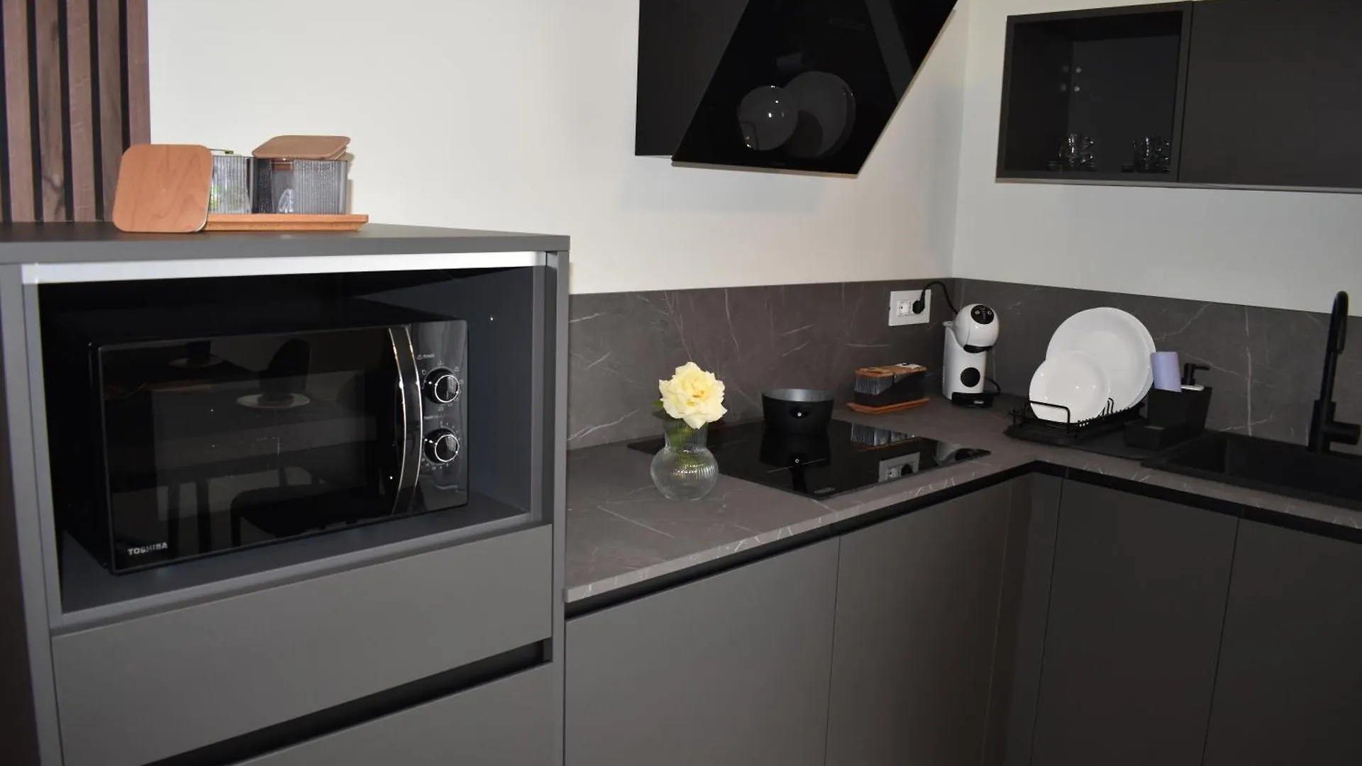 Apartamento Baia Delle Rose Via Roma 111 Costa Volpino 0*,