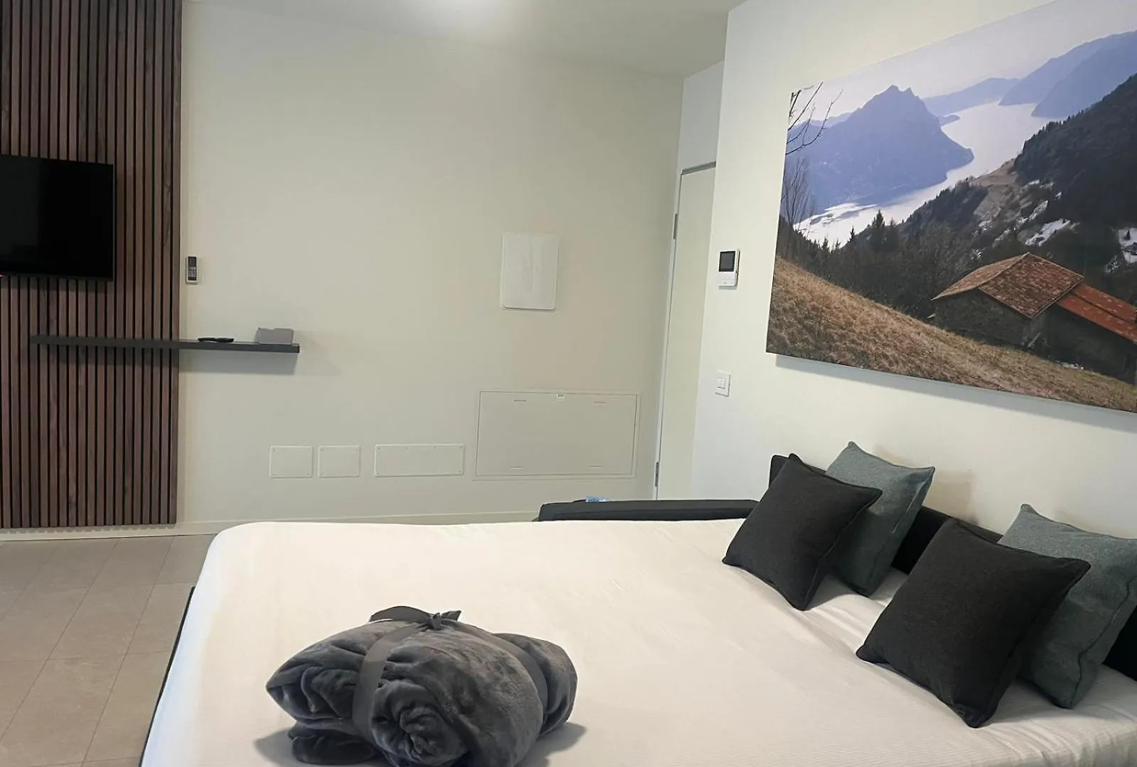 Apartamento Baia Delle Rose Via Roma 111 Costa Volpino