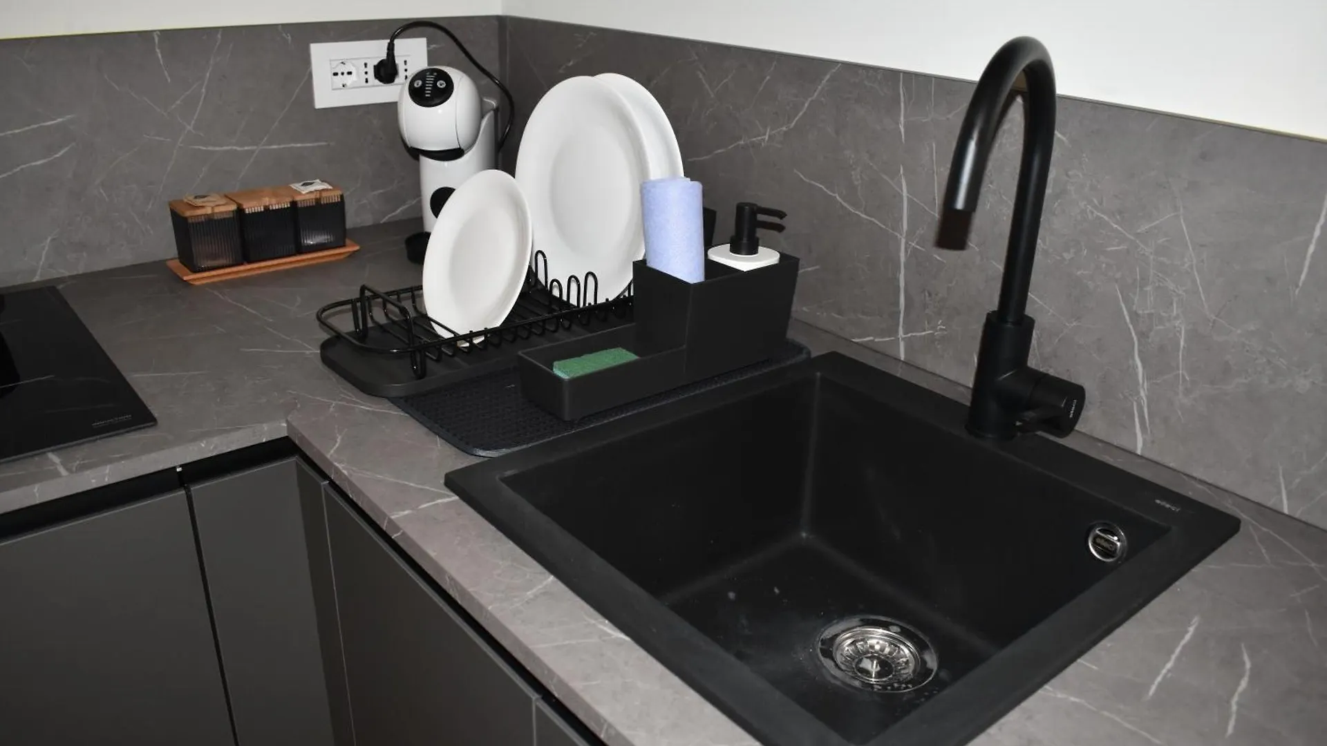 Apartamento Baia Delle Rose Via Roma 111 Costa Volpino
