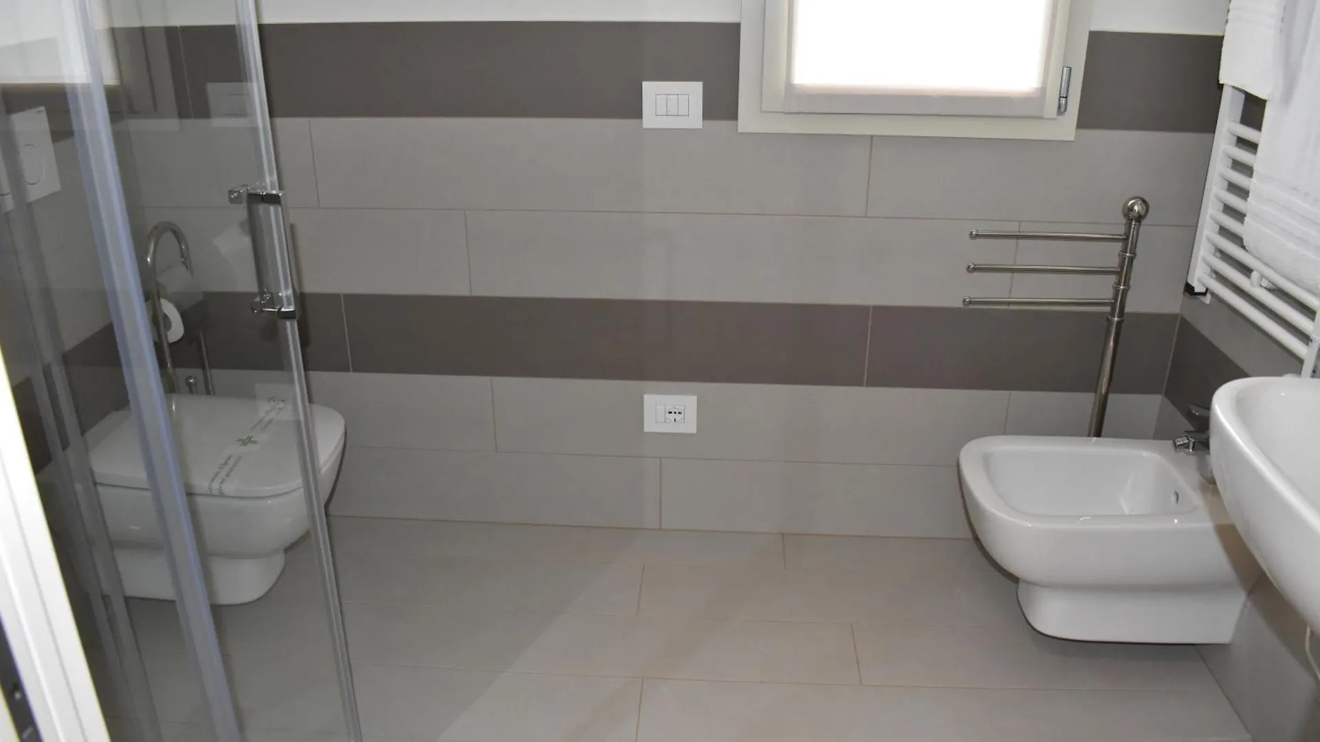 Apartamento Baia Delle Rose Via Roma 111 Costa Volpino