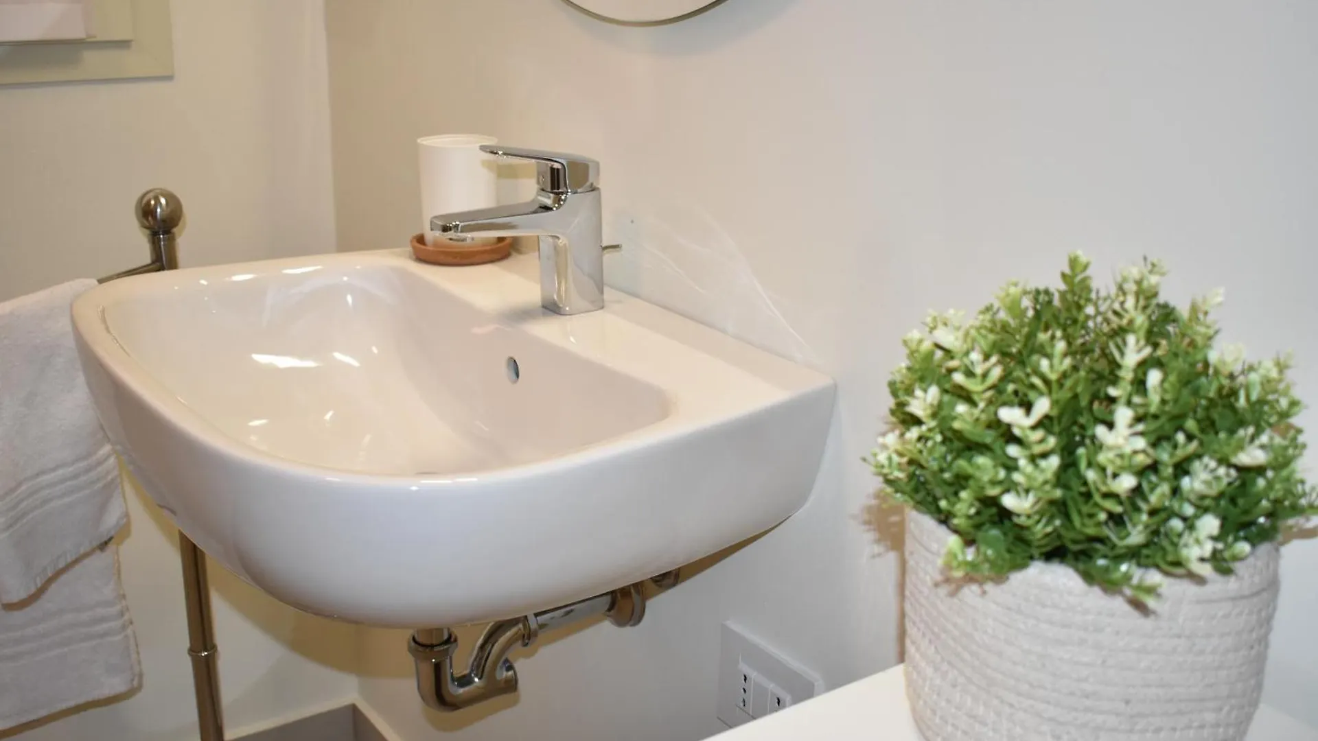 Apartamento Baia Delle Rose Via Roma 111 Costa Volpino