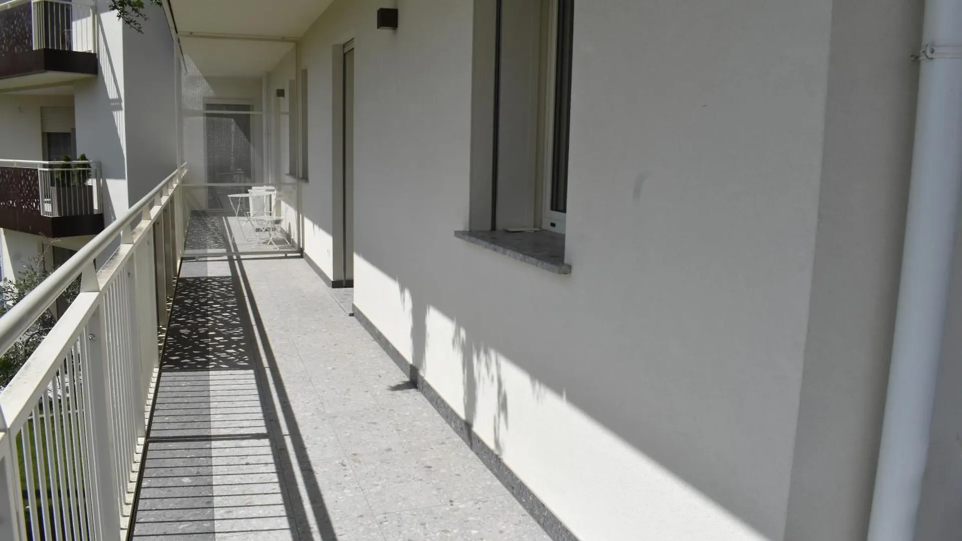 Apartamento Baia Delle Rose Via Roma 111 Costa Volpino 0*,  Italia