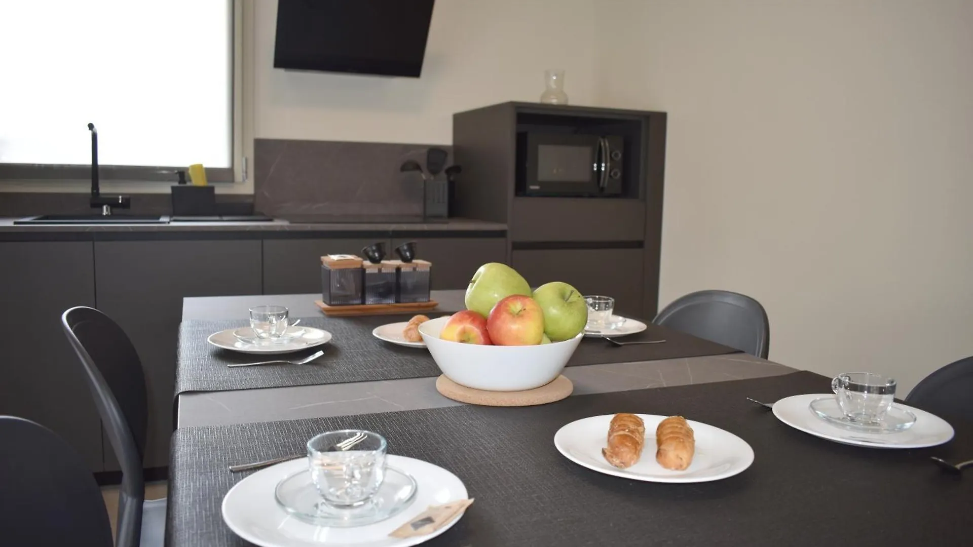 Apartamento Baia Delle Rose Via Roma 111 Costa Volpino