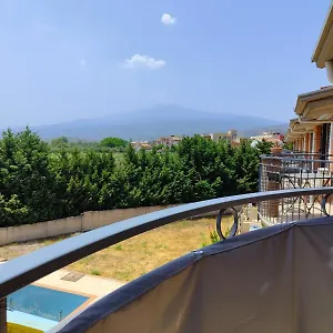 Limoncello Giardini Naxos